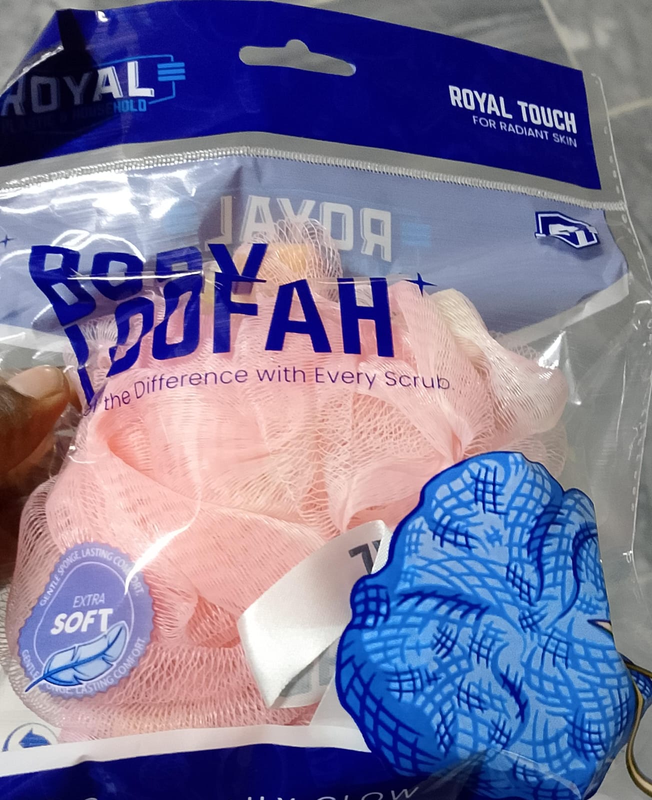 (1 pcs)Soft Mesh Bath Sponge – Exfoliating Body Scrubber Random color - Extra Soft Body Loofah Bath Sponge – Gentle Exfoliating Shower Pouf for Radiant, Smooth Skin – Mesh Shower Scrubber for Men & Women - Random Color